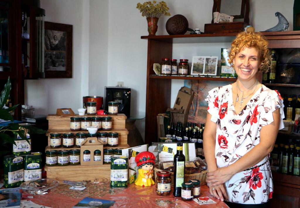Lucinasco Agriturismo Nonni Devia מראה חיצוני תמונה